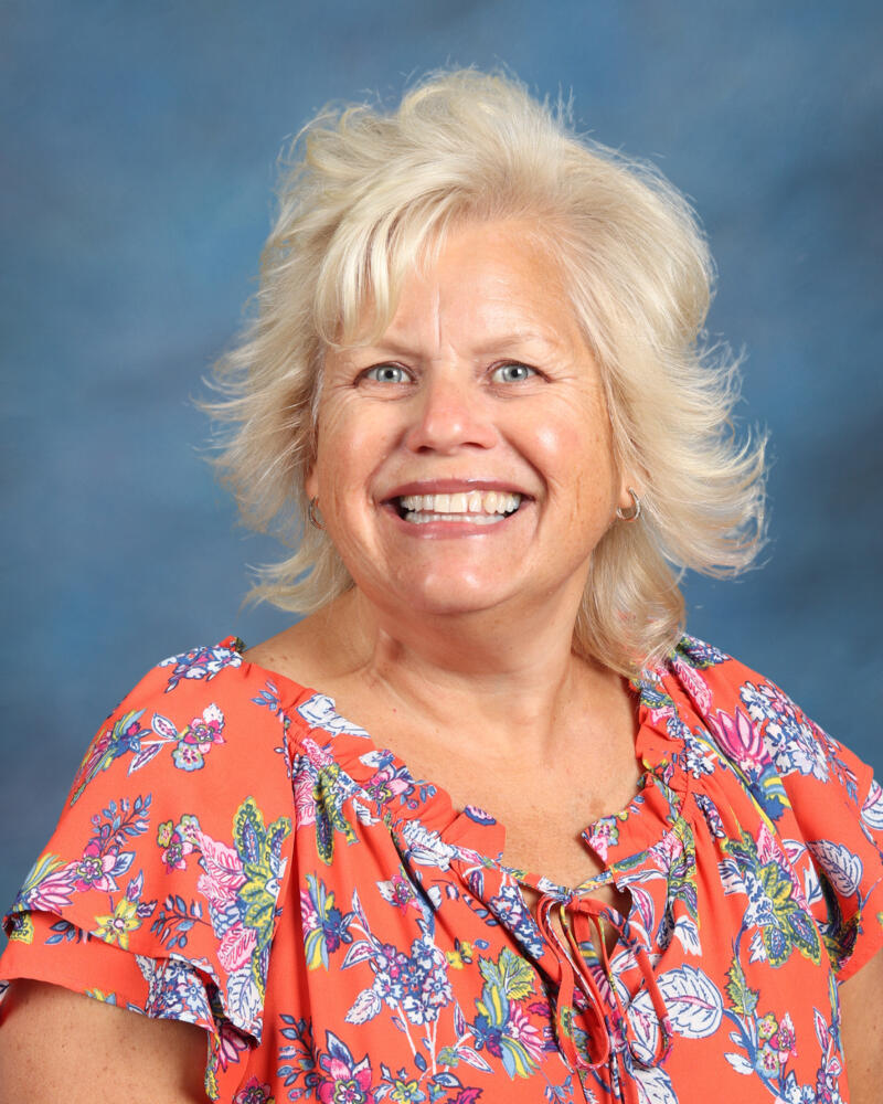 Suzanne Grabon : 5th Grade Teacher