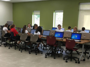 Catholic School students in Technology and STEM lab