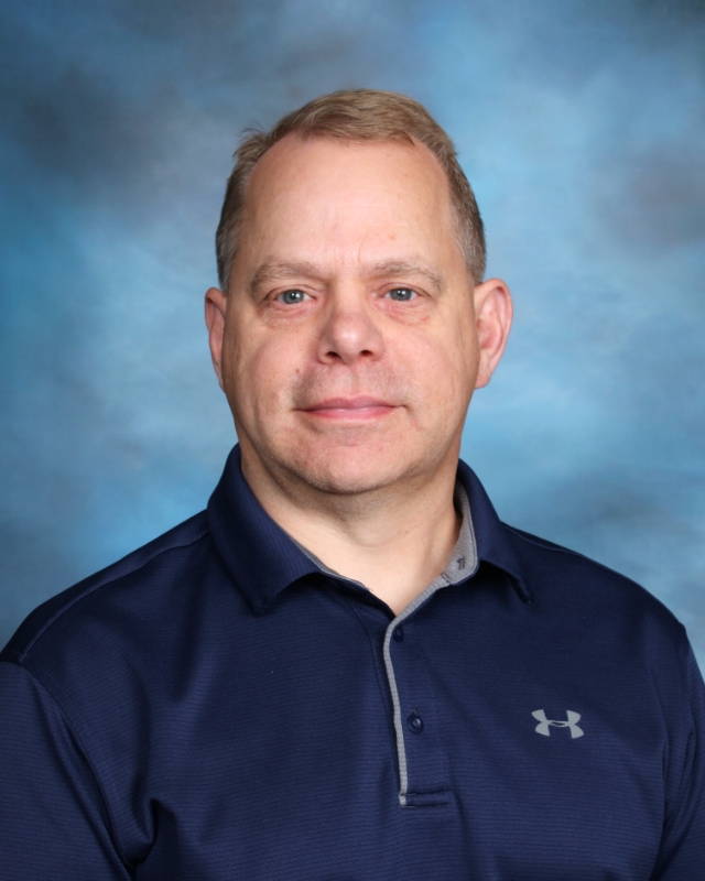 Christopher Winge : Physical Education Teacher